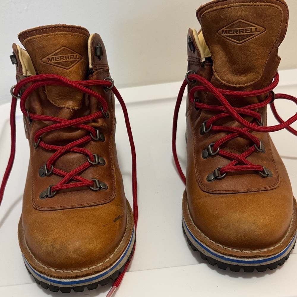Merrell Brown Winter Boots with Red Laces